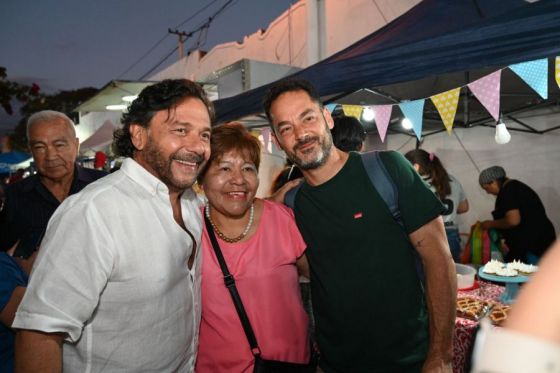 El gobernador Sáenz y el intendente Durand felicitaron a los emprendedores durante la feria organizada para el Día de la Madre.