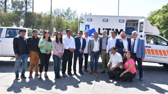 Con la entrega de vehículos la Provincia refuerza los servicios de salud y seguridad en el departamento Los Andes