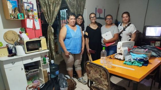 Salta Produce forma y entrega elementos a textileras a salteñas emprendedoras