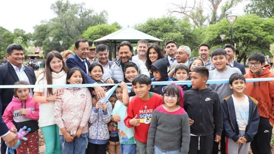 El Gobernador acompañó al pueblo de Coronel Moldes en la inauguración de una plaza en homenaje a sus excombatientes de Malvinas