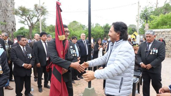 El Gobernador acompañó al pueblo de Coronel Moldes en la inauguración de una plaza en homenaje a sus excombatientes de Malvinas