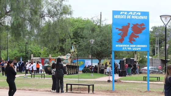 El Gobernador acompañó al pueblo de Coronel Moldes en la inauguración de una plaza en homenaje a sus excombatientes de Malvinas