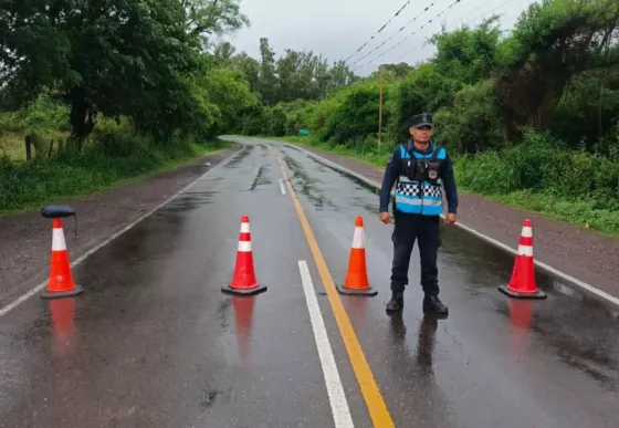 Seguridad asistió a vecinos afectados por la tormenta