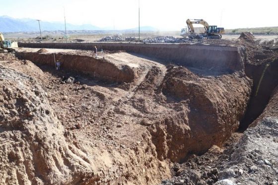 En la rotonda de acceso a barrio Grand Bourg, avanza la construcción de un paso bajo nivel