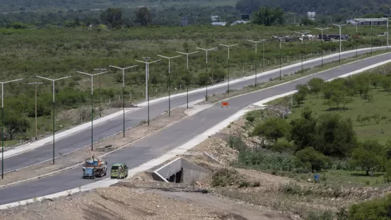 Sáenz habilitó la nueva vía de circulación entre Grand Bourg y circunvalación Oeste