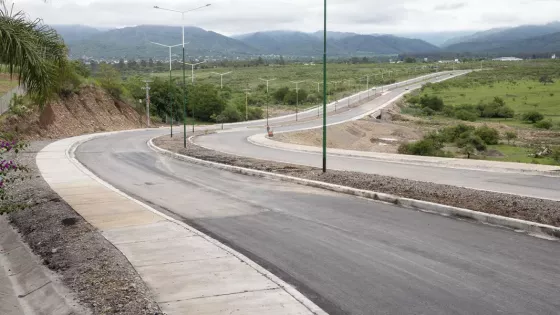 Sáenz habilitó la nueva vía de circulación entre Grand Bourg y circunvalación Oeste