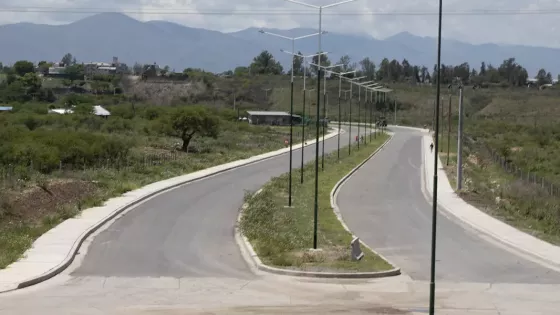 Sáenz habilitó la nueva vía de circulación entre Grand Bourg y circunvalación Oeste