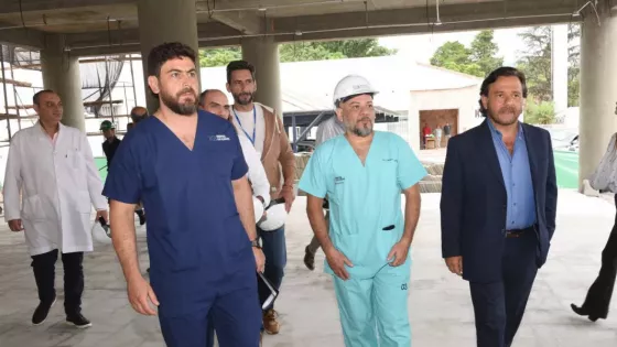 Sáenz supervisó las obras del hospital San Bernardo: “Trabajamos para convertirlo en un ícono de la salud del NOA y NEA”