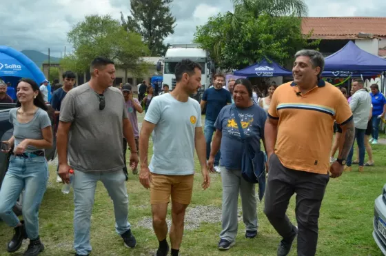 Más de 100 niños recibieron anteojos en Salta capital.