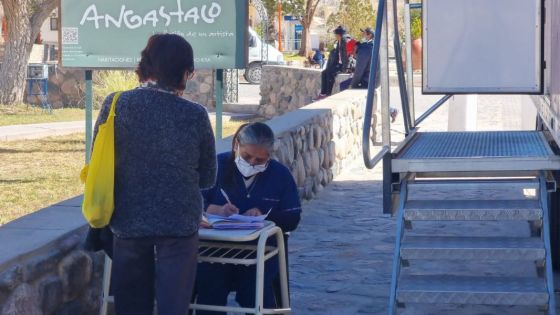 Profesionales de diversas especialidades participaron en el Operativo de Asistencia Integral a las Personas Mayores en Angastaco.