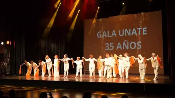 Reconocimientos en la Gala anual por los 35 años de la Universidad Abierta de la Tercera Edad