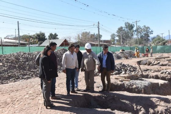 Noticias de Infraestructura: entrega de casas y obras de agua y saneamiento en el interior