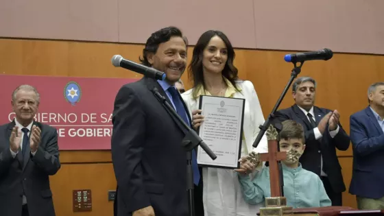 El gobernador Sáenz tomó juramento a los nuevos miembros del gabinete provincial