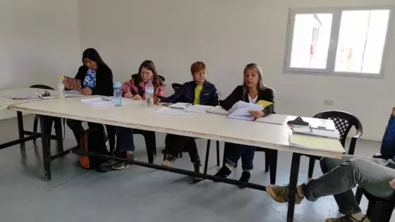 El Gobierno, comunidad y empresas se reunieron en la Mesa de Trabajo Social en Olacapato