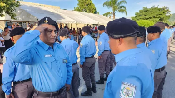 Agentes penitenciarios ascendieron al grado inmediato superior.