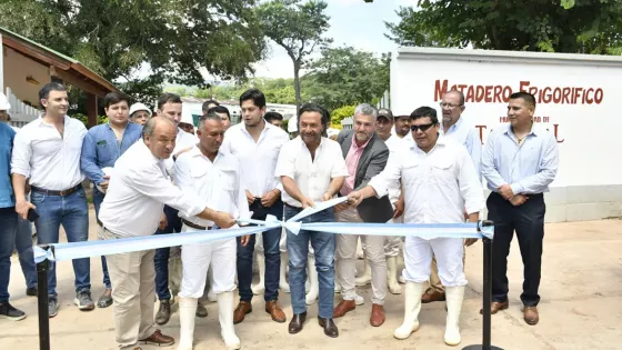 El Gobernador junto al intendente Berni inauguró la obra de ampliación del edificio municipal de Tartagal