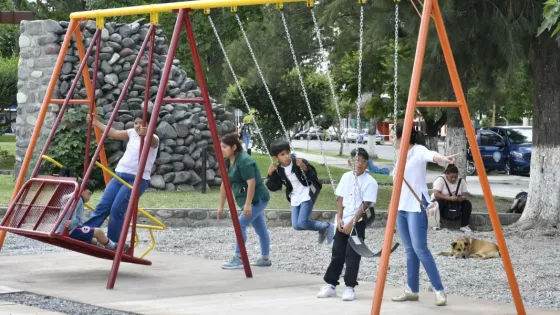 La Provincia refuerza la infraestructura pública en Campo Quijano con la inauguración de pavimento y la modernización de la plaza central