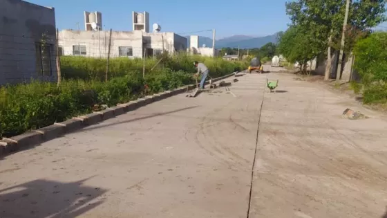 Pavimento, cloacas y cordón cuneta en Río Piedras