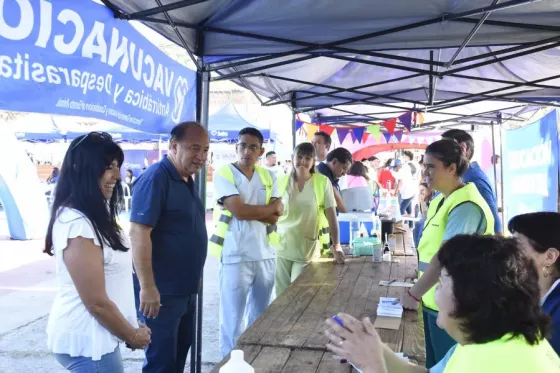 El Ministerio de Gobierno atendió a más de 100 personas en “La Muni en tu barrio” en Villa Mónica