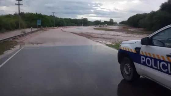 Asistencia de seguridad a damnificados por inclemencias climáticas en Campo Quijano