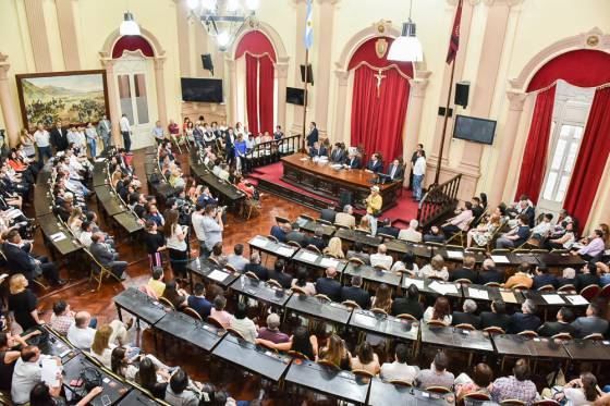 Prestaron juramento los 30 diputados electos por la Provincia