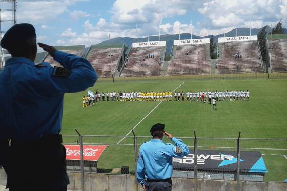 Rugby en contexto de encierro, hoy en el estadio Martearena