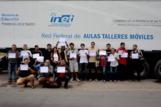 Recibieron certificación oficial los egresados del aula taller móvil de instalaciones domiciliarias