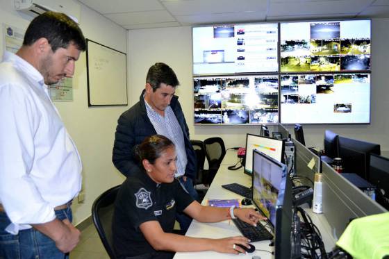 El ministro Oliver supervisó el Centro de Videovigilancia de Cafayate