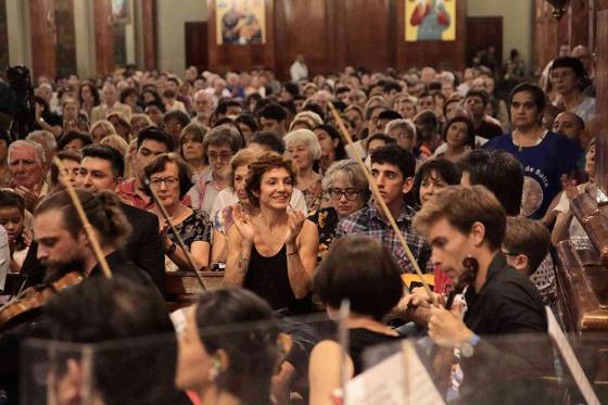 La Orquesta Sinfónica y el Coro de Cámara de la UCASAL brindaron el tradicional concierto de Navidad