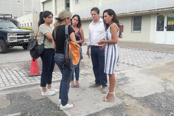 Asistencia a familiares de la víctima de femicidio en Joaquín V. González