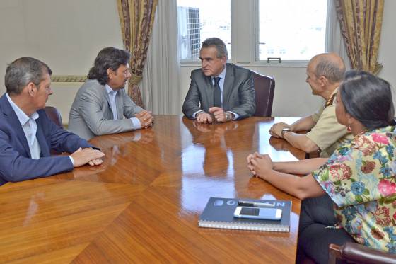 Sáenz se reunió con el ministro de Defensa de la Nación y coordinó acciones para dar respuesta a la emergencia sanitaria en el norte provincial