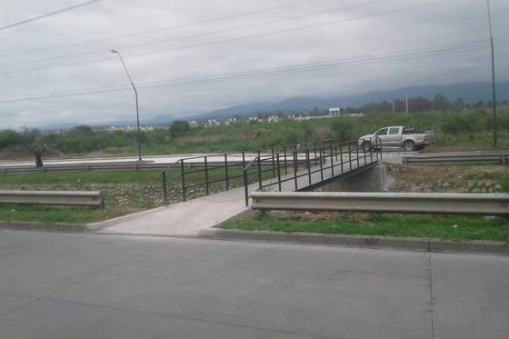 El IPV finalizó la obra de pasarela y dársena en la entrada al barrio Chachapoyas