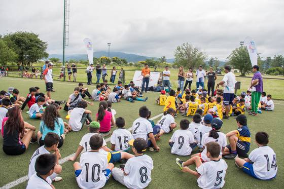 Las Escuelas de Fútbol de Verano iniciaron encuentros de integración