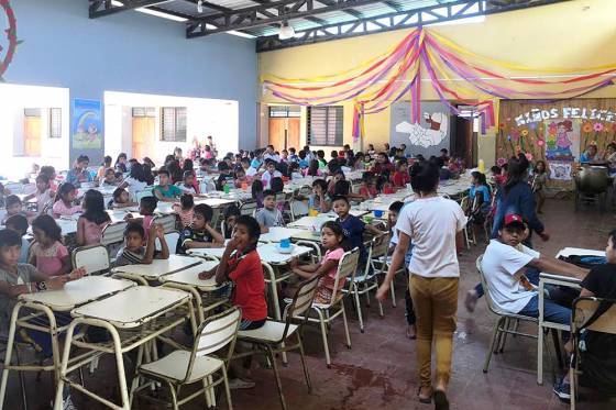 Las escuelas brindan contención a niños y jóvenes durante la época estival