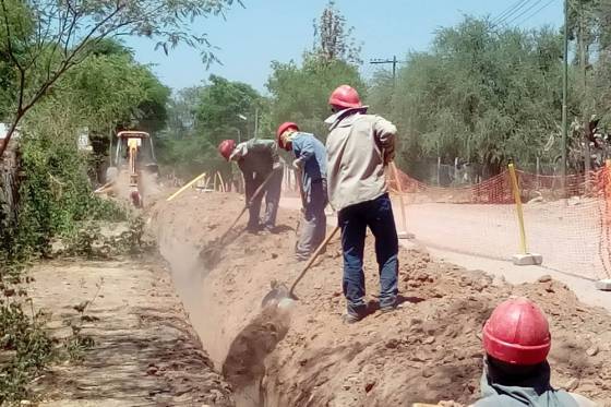 Construyen una red de gas natural que beneficiará a más de 100  vecinos de La Viña