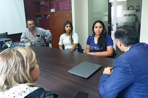 Autoridades de SAETA recibieron a conductoras de coches violentados en Castañares