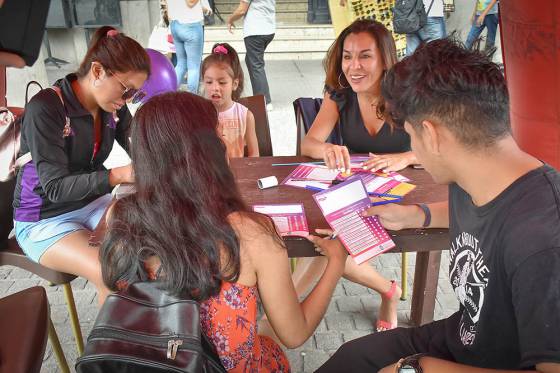 En el día del amor se brindó información para vivir relaciones en igualdad y respeto