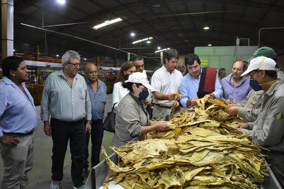 El Ministro de la Producción analizó con tabacaleros la problemática del sector