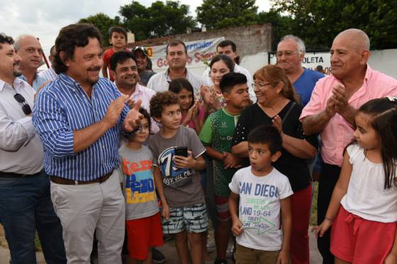 Sáenz inauguró obras de infraestructura e iluminación en Joaquín V. González