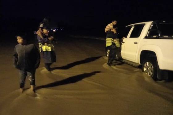 Seguridad asistió a más de 100 personas afectadas por el temporal en Tartagal