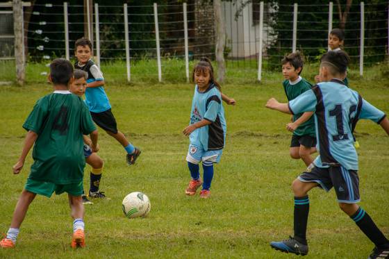 Encuentro deportivo entre escuelas de fútbol de Vaqueros y de Orán