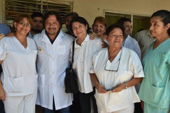 El gobernador Sáenz entregó dos ambulancias y equipamiento al hospital de Tartagal