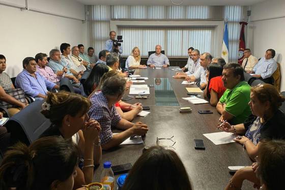 El Gobierno y gremios docentes continuarán hoy la mesa de diálogo