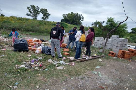 El Gobierno asistió a familia de barrio Ceferino tras el derrumbe de su vivienda