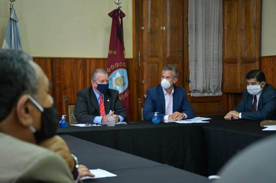 El ministro Peña presentó un informe de gestión ante senadores y diputados