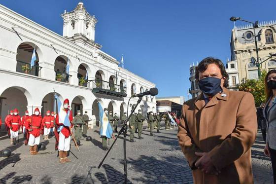 Sáenz encabezó el acto por el 210°aniversario de la Revolución de Mayo