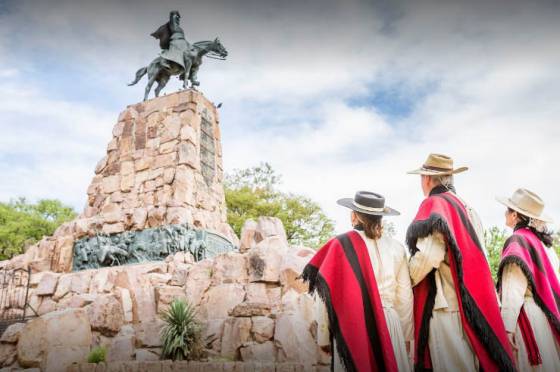 Salta rinde homenaje a Güemes al cumplirse el 199º aniversario de su muerte