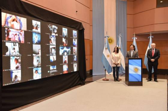 Son 300 niños salteños de cuarto grado los que prometieron lealtad a la Bandera