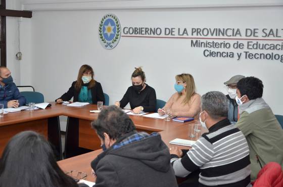 Educación y gremios docentes consensuaron las fechas de examen y los protocolos de apertura de escuelas