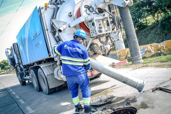 Aguas del Norte trabajó en localidades del interior provincial para optimizar sistemas de agua y cloaca